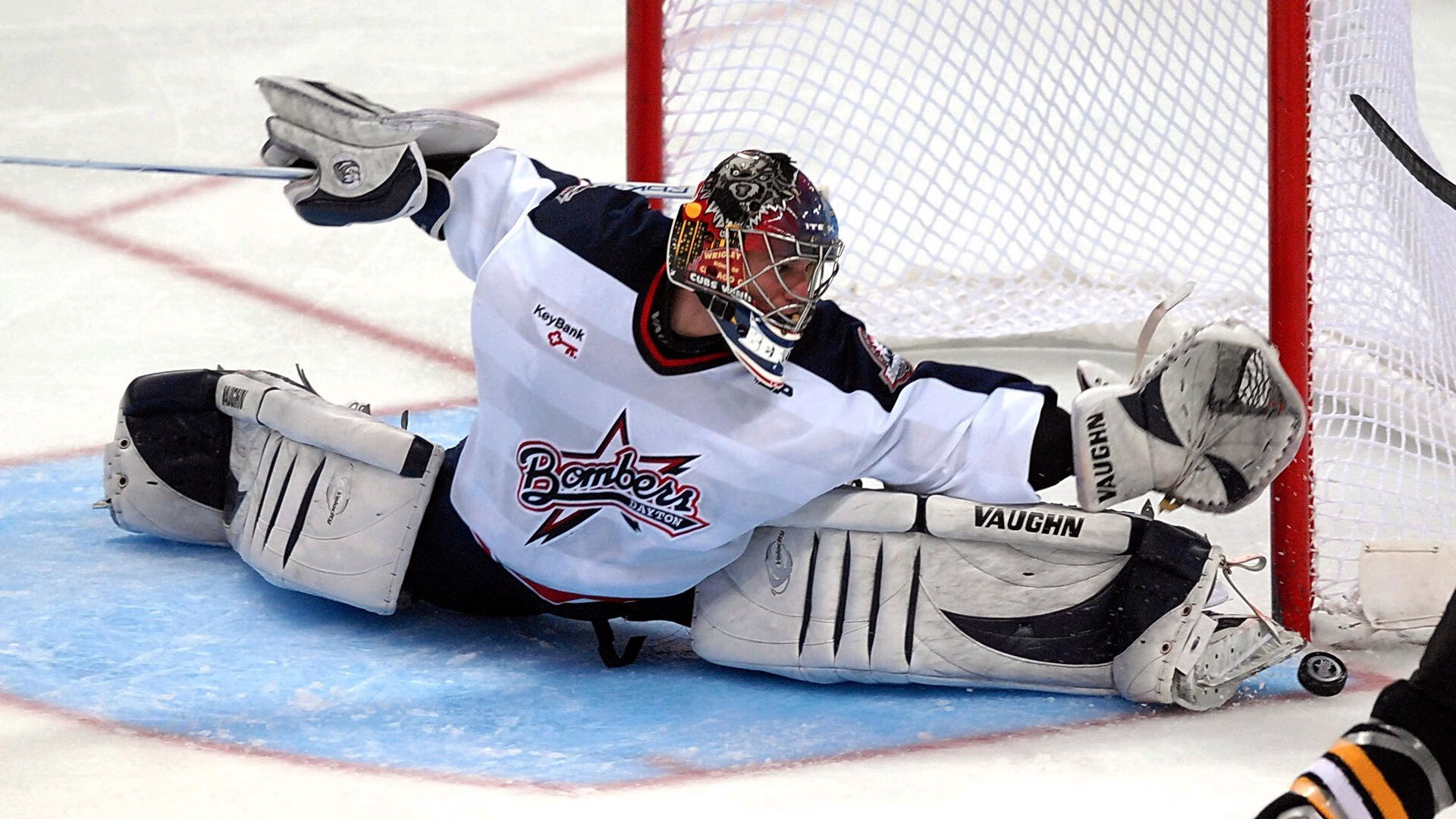 跨界狂想，当森林狼加时咬碎辽宁，约基奇在F1赛道完成超车