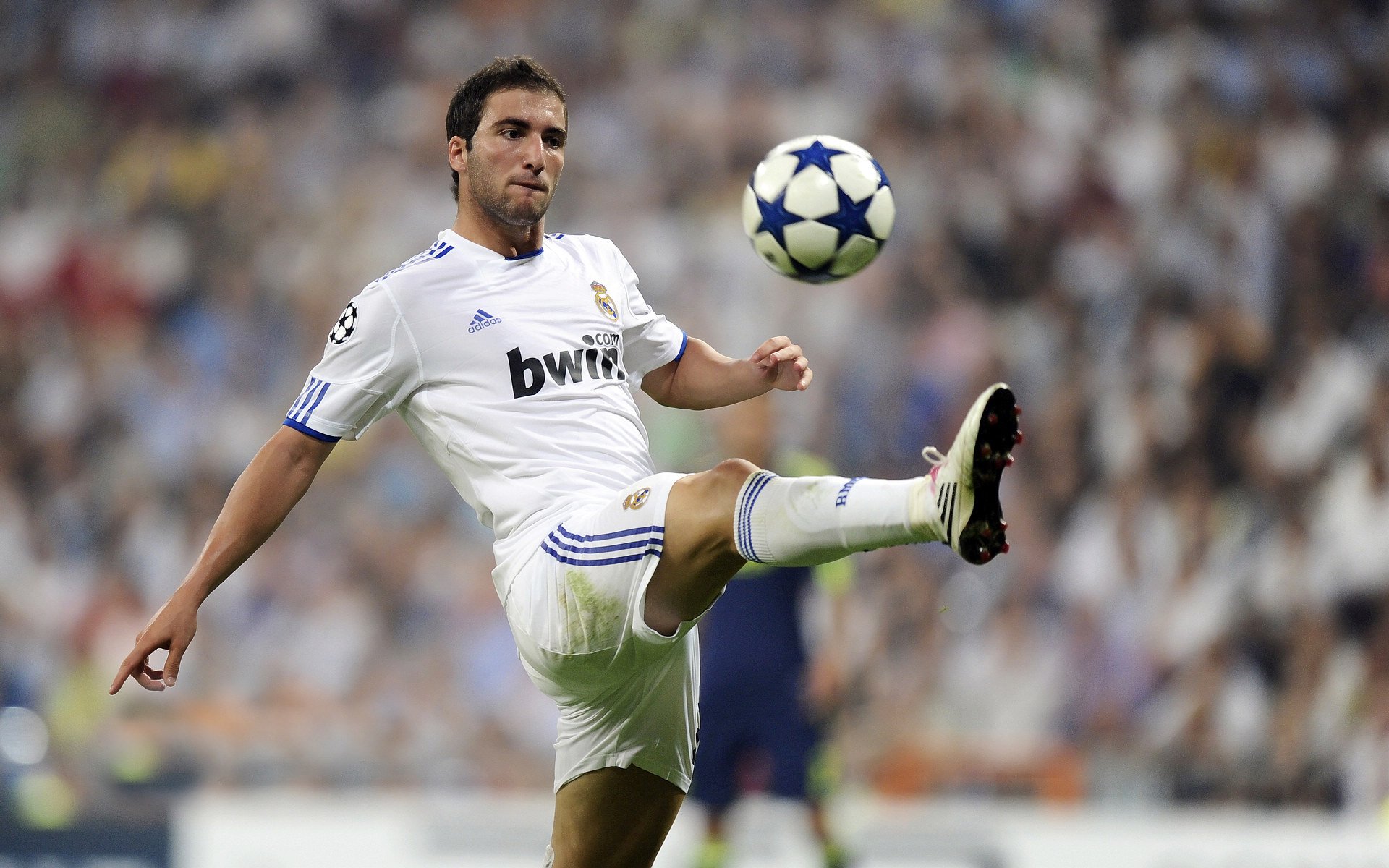 北欧铁骑强行终结南美神话，巴雷拉一锤定音成关键先生